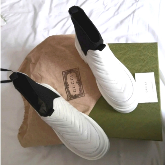 Nwb-Gucci matelasse leather Chelsea pull on ankle boots - Picture 4 of 8